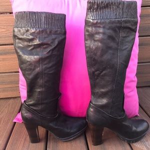 Frye Mimi Scrunch Boot in Black Leather